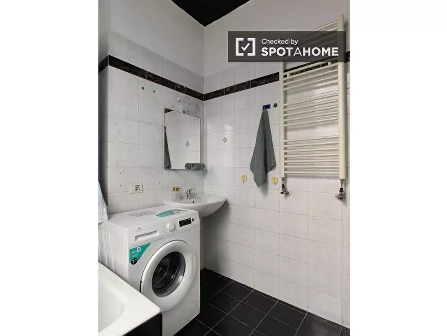 Immagine 15 di Appartamento in affitto  in Via Giacinto Mompiani a Milano