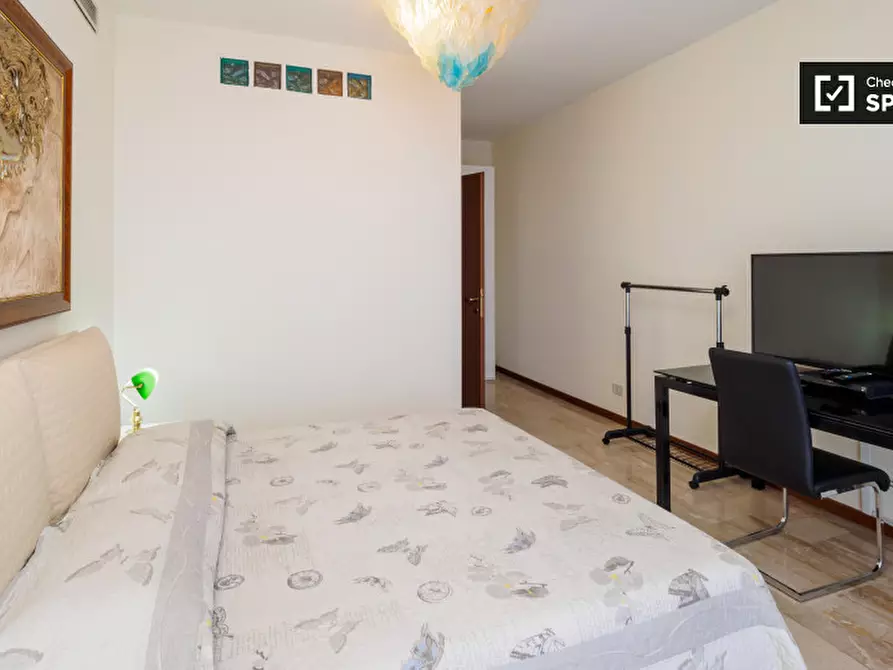 Immagine 3 di Camera condivisa in affitto  in Via Leo Longanesi a Milano