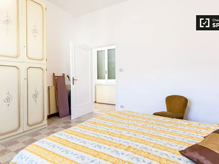 Immagine 12 di Camera condivisa in affitto  in Via Nemorense a Roma