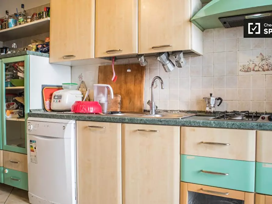 Immagine 7 di Camera condivisa in affitto  in Via Romolo Balzani, 00177 Roma RM, Italy a Roma