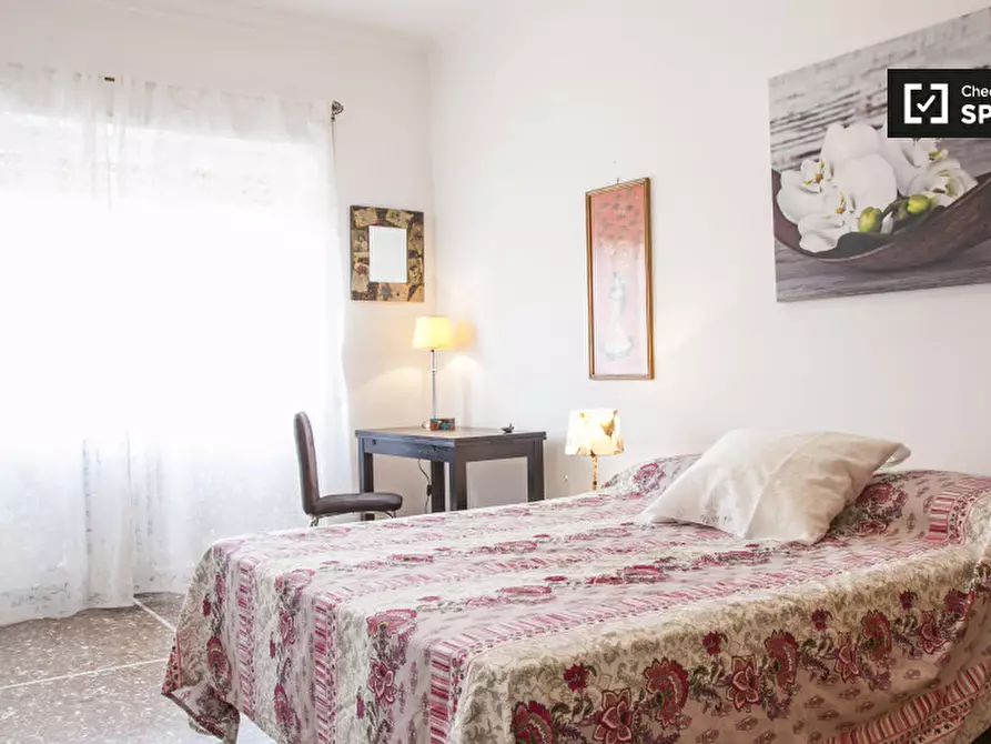 Immagine 1 di Camera condivisa in affitto  in Via Pietro Mengoli a Roma