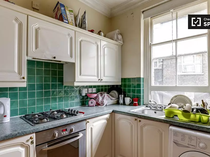 Immagine 5 di Camera condivisa in affitto  in Beaumont Crescent a Hammersmith