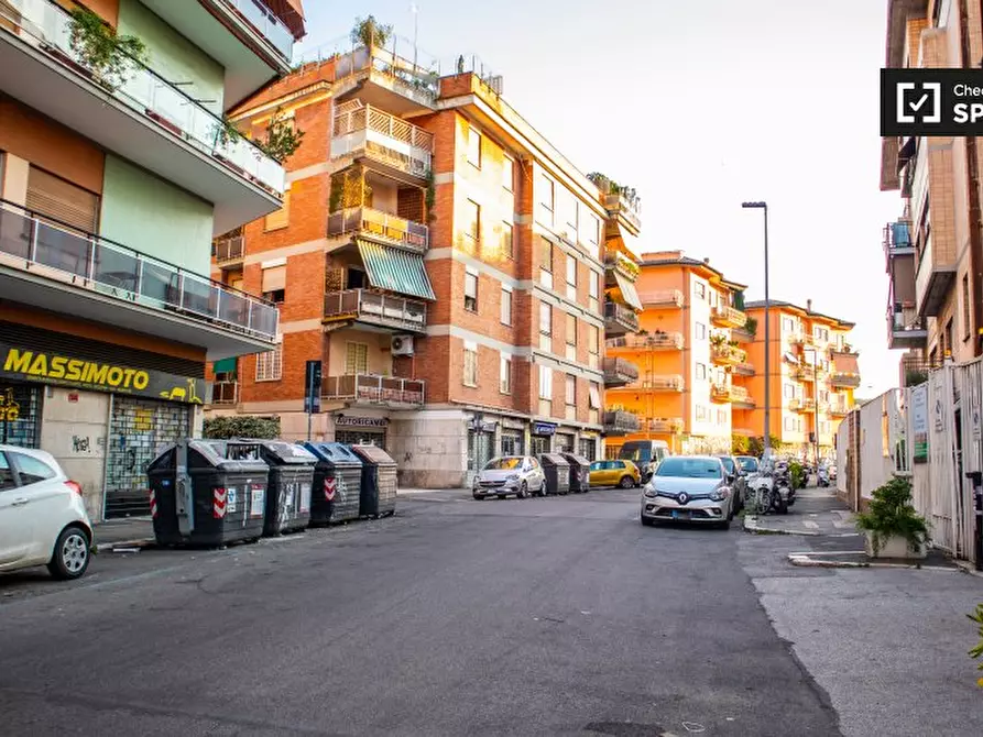 Immagine 13 di Camera condivisa in affitto  in Via Alfredo Catalani a Roma