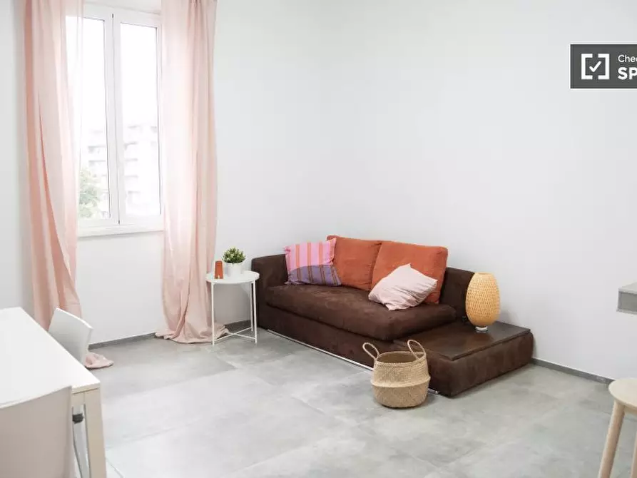 Immagine 9 di Appartamento in affitto  in Via del Forte Braschi a Roma