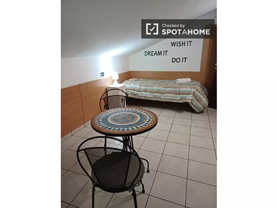 Immagine 5 di Camera condivisa in affitto  in Via Fraconalto a Roma