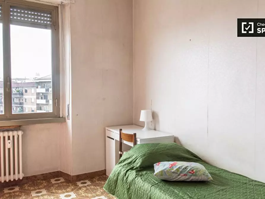 Immagine 2 di Camera condivisa in affitto  in Via Bartolomeo Colleoni a Roma