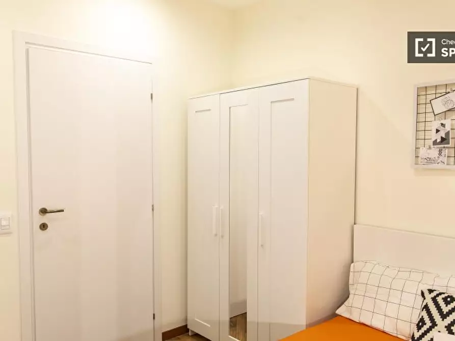 Immagine 5 di Camera condivisa in affitto  in Viale Ippocrate a Roma