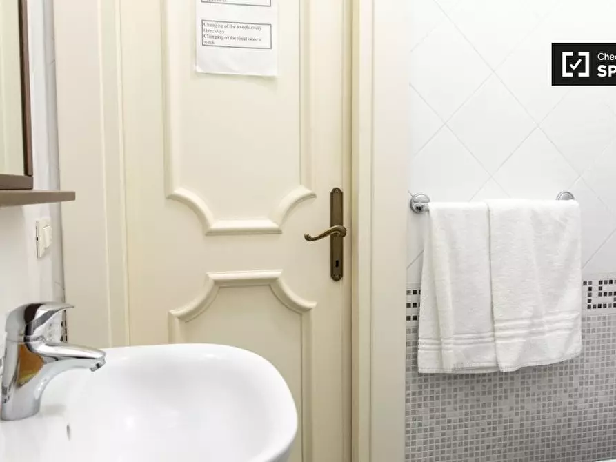 Immagine 12 di Camera condivisa in affitto  in Via della Cava Aurelia a Roma