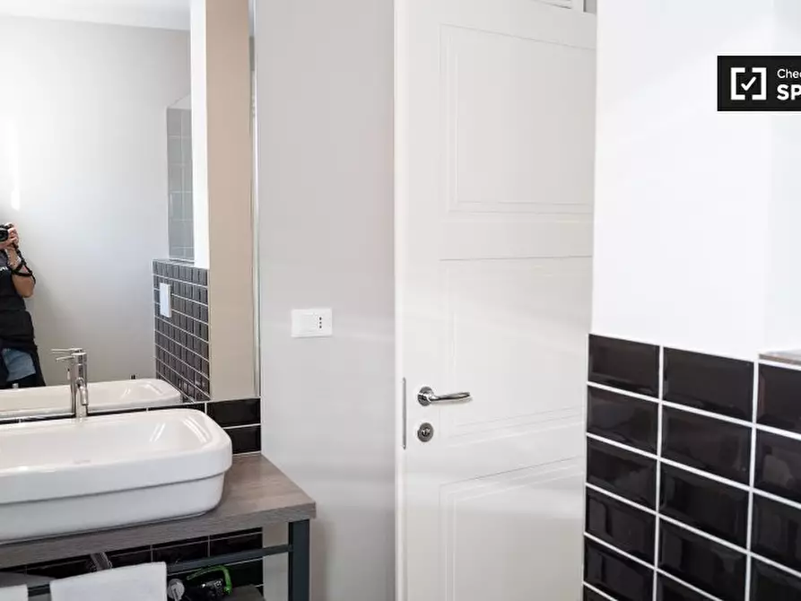 Immagine 18 di Ufficio in affitto  in Via Irnerio a Bologna