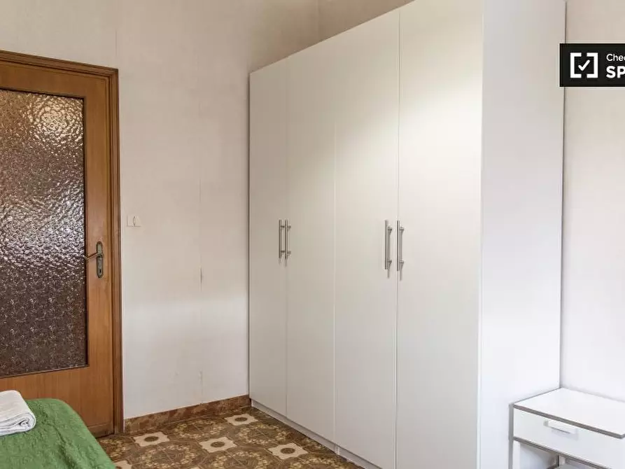 Immagine 3 di Camera condivisa in affitto  in Via Bartolomeo Colleoni a Roma