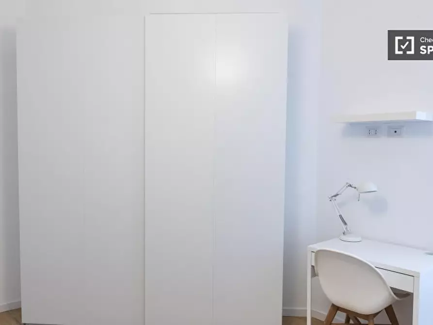 Immagine 3 di Camera condivisa in affitto  in Via Crema a Roma