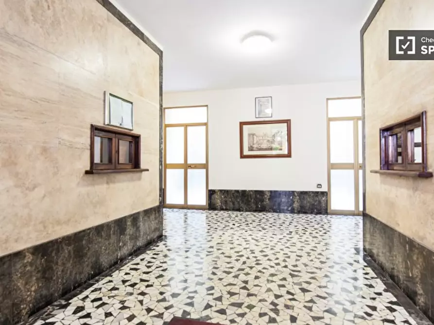 Immagine 8 di Camera condivisa in affitto  in Via Berengario a Roma