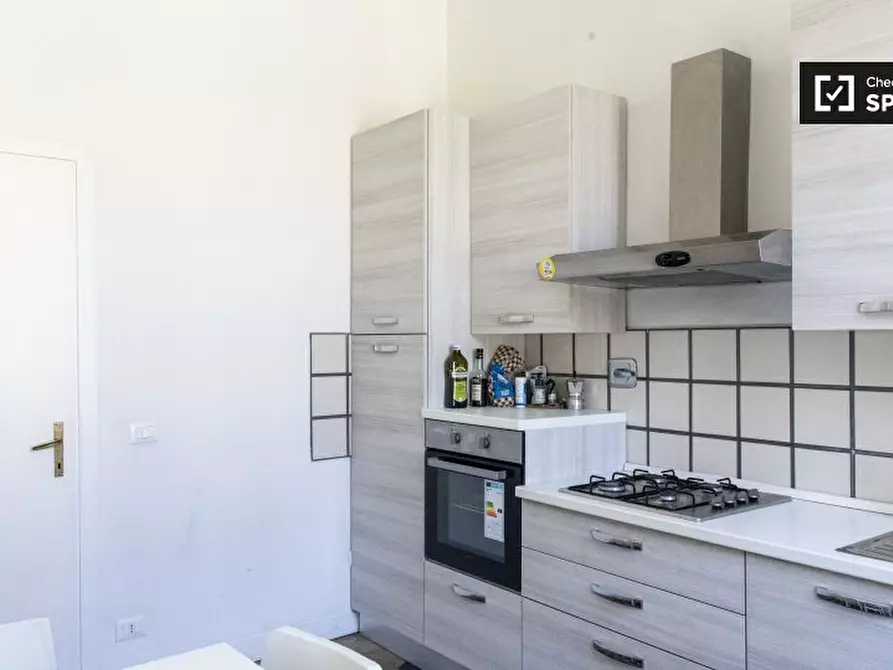 Immagine 10 di Camera condivisa in affitto  in Viale Regina Margherita a Roma