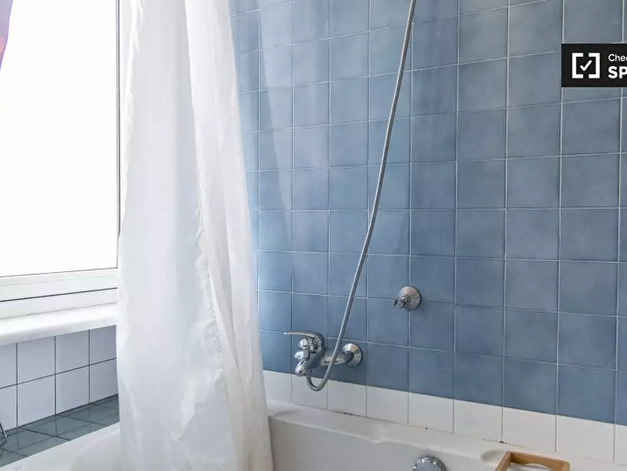 Immagine 7 di Camera condivisa in affitto  in Via Corinto a Roma