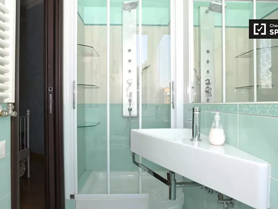 Immagine 5 di Camera condivisa in affitto  in Via Monselice a Roma