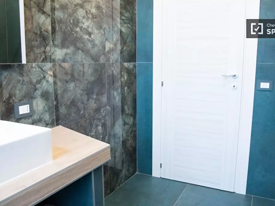 Immagine 7 di Ufficio in affitto  in Via del Forte Braschi a Roma