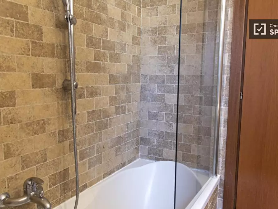 Immagine 9 di Camera condivisa in affitto  in Via Calpurnio Fiamma a Roma