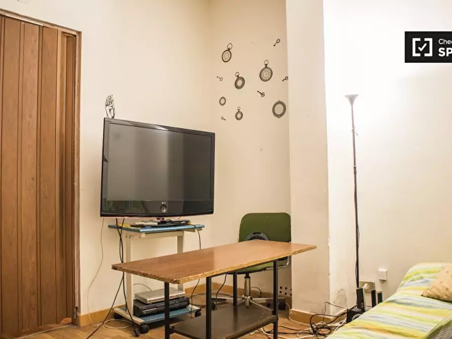 Immagine 5 di Camera condivisa in affitto  in Via dei Savorelli, 00165 Roma RM, Italy a Roma