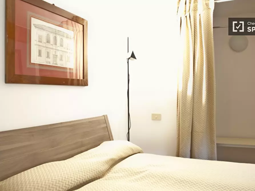 Immagine 2 di Camera condivisa in affitto  in Via dei Bonacolsi a Roma