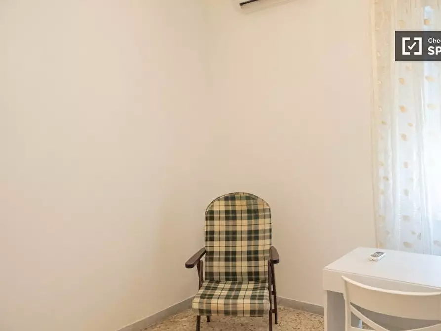 Immagine 12 di Camera condivisa in affitto  in Via Orbassano a Roma