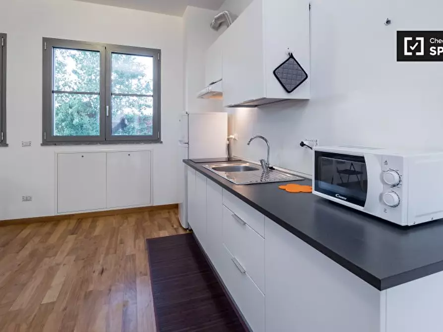 Immagine 2 di Ufficio in affitto  in Via Enrico Cosenz a Milano