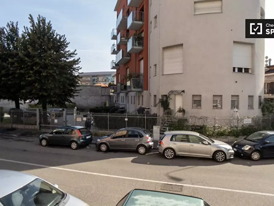 Immagine 6 di Camera condivisa in affitto  in Via Siusi a Milano