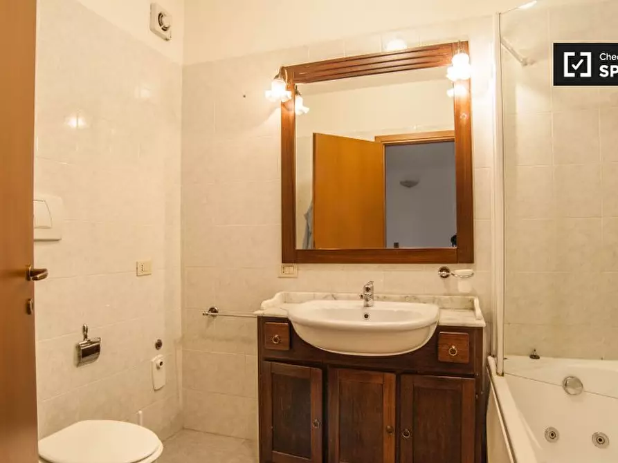 Immagine 19 di Camera condivisa in affitto  in Via del Podere Fiume a Roma