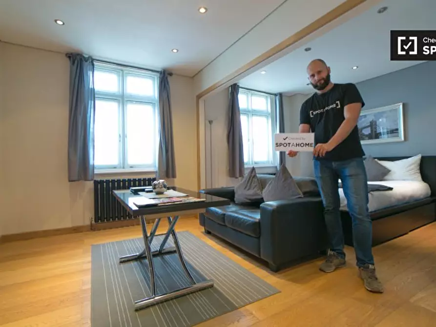 Immagine 5 di Ufficio in affitto  in Flat 4A, 5 New Bridge St, London EC4V 6AB, UK a 