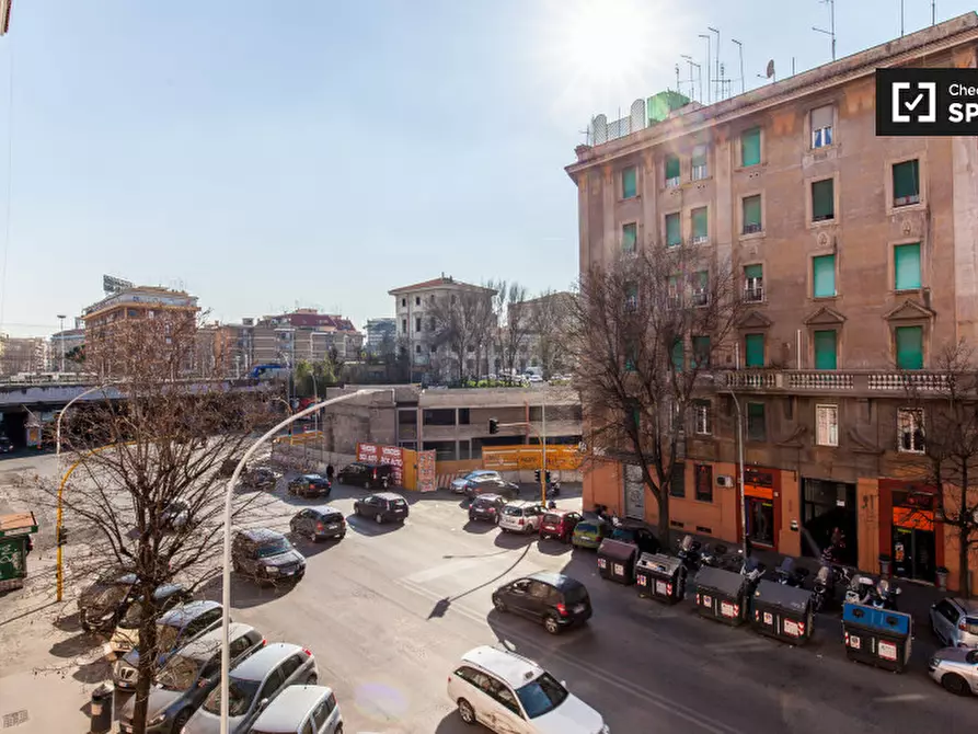 Immagine 19 di Camera condivisa in affitto  in Via Ettore Rolli a Roma