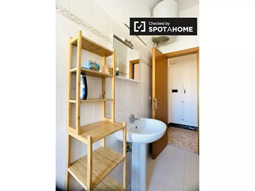 Immagine 13 di Appartamento in affitto  in Via della Marranella, 00176 Roma RM, Italy a Roma