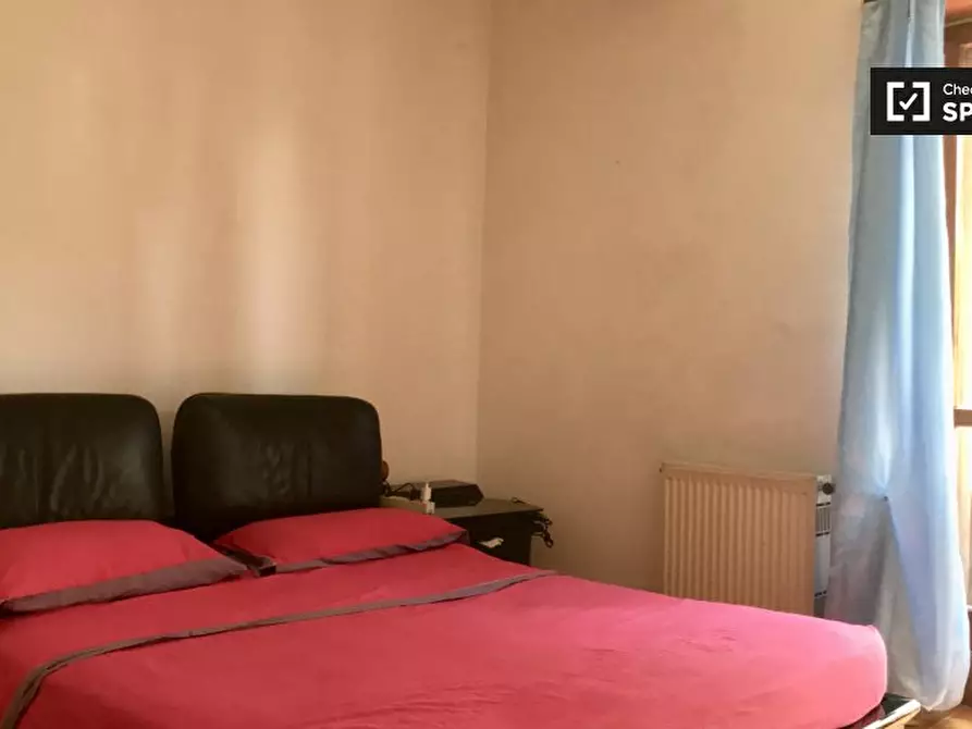 Immagine 3 di Camera condivisa in affitto  in Via di Trigoria, 00128 Selcetta RM, Italy a Roma