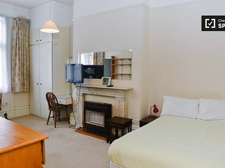 Immagine 4 di Ufficio in affitto  in GF St Anns Villas a Kensington