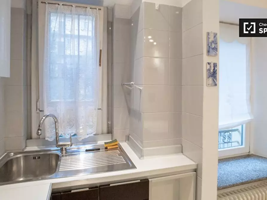 Immagine 8 di Appartamento in affitto  in Via Giuseppe Piermarini Milano MI, Italy a Milano