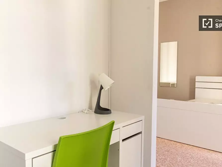 Immagine 3 di Camera condivisa in affitto  in Viale Libia a Roma