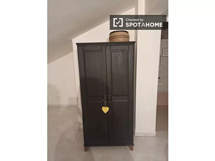 Immagine 3 di Camera condivisa in affitto  in Via Fraconalto a Roma