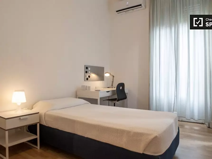 Immagine 2 di Camera condivisa in affitto  in Via Pinturicchio a Milano