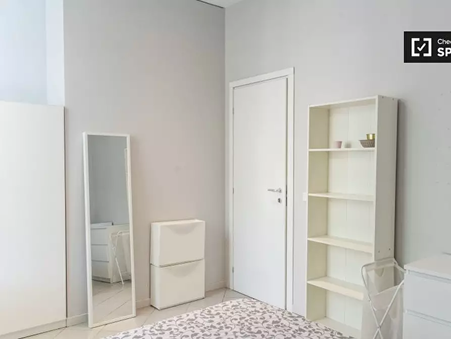 Immagine 4 di Camera condivisa in affitto  in Viale Regina Margherita, 00198 Roma RM, Italy a Roma