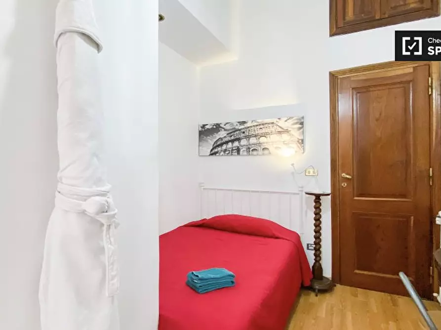 Immagine 3 di Camera condivisa in affitto  in Via Matteo Boiardo a Roma