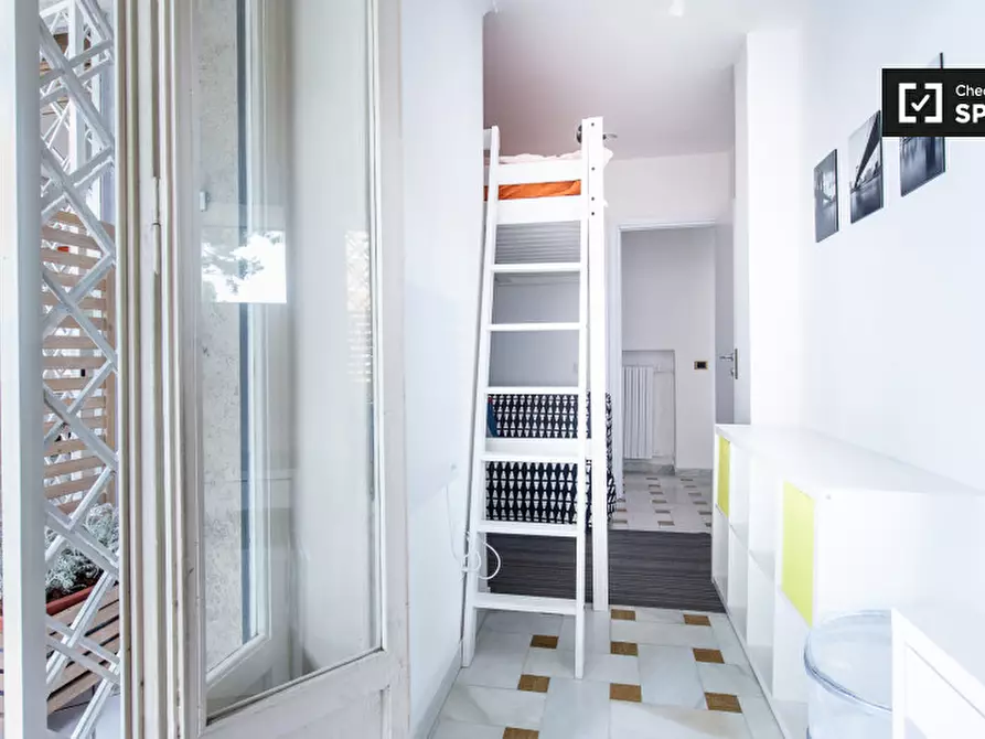 Immagine 4 di Camera condivisa in affitto  in Via Salaria a Roma