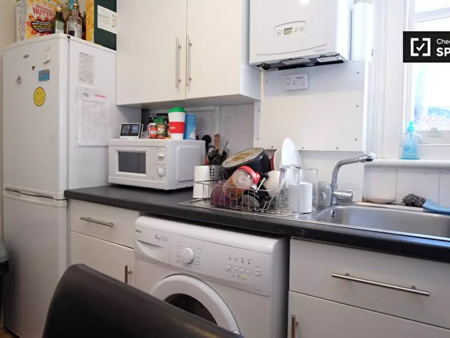 Immagine 5 di Camera condivisa in affitto  in Glenrosa Street a Hammersmith