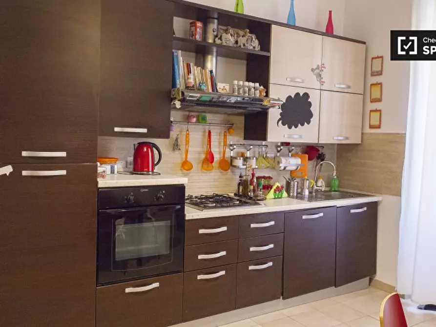 Immagine 14 di Camera condivisa in affitto  in Via Francesco Amici a Roma