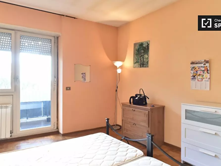 Immagine 3 di Camera condivisa in affitto  in Viale dei Caduti Nella Guerra di Liberazione a Roma