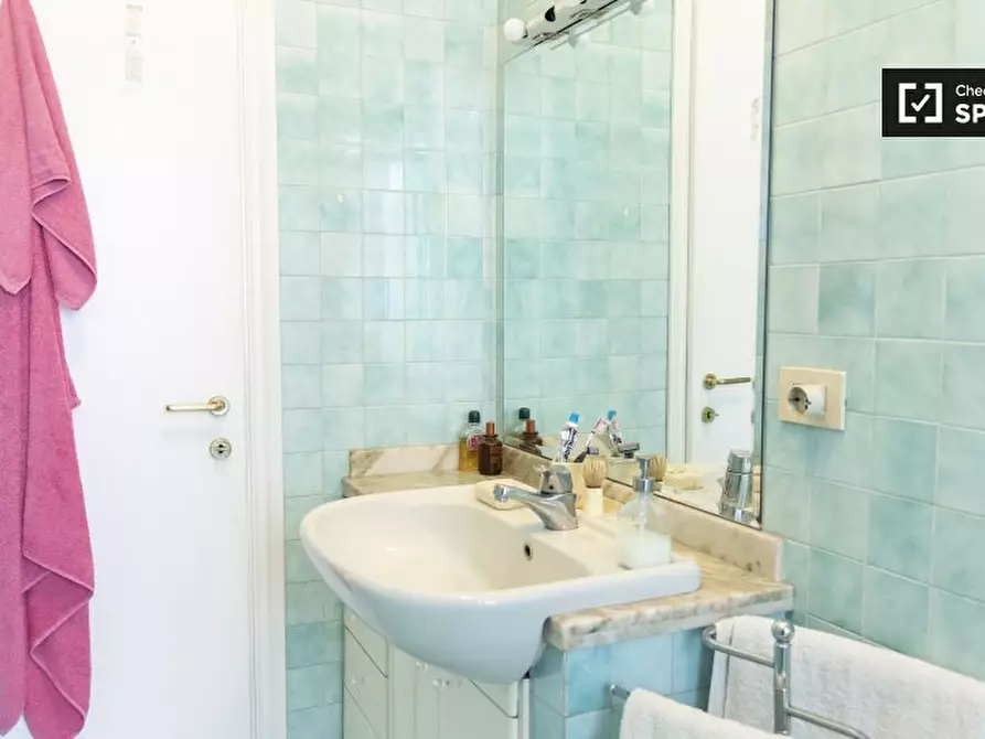 Immagine 13 di Camera condivisa in affitto  in Viale Ippocrate a Roma