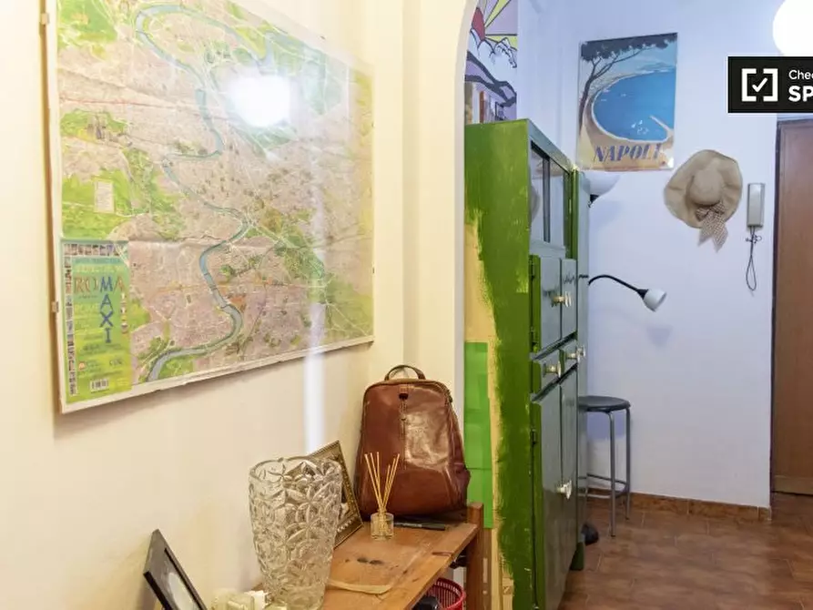 Immagine 18 di Camera condivisa in affitto  in Via Sinuessa a Roma