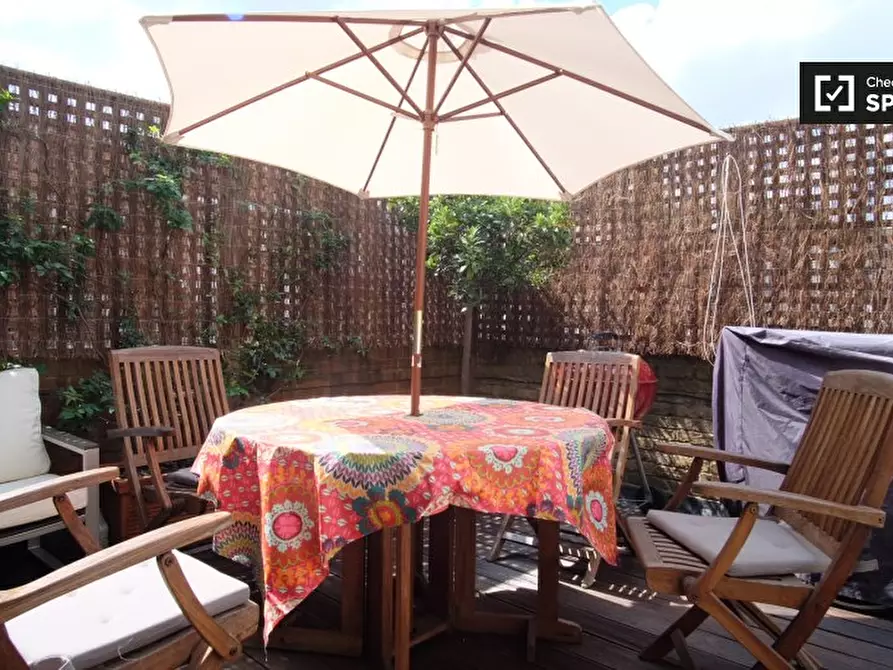 Immagine 11 di Appartamento in affitto  in Kensington High St, Kensington, London W8 6NW, UK a Kensington