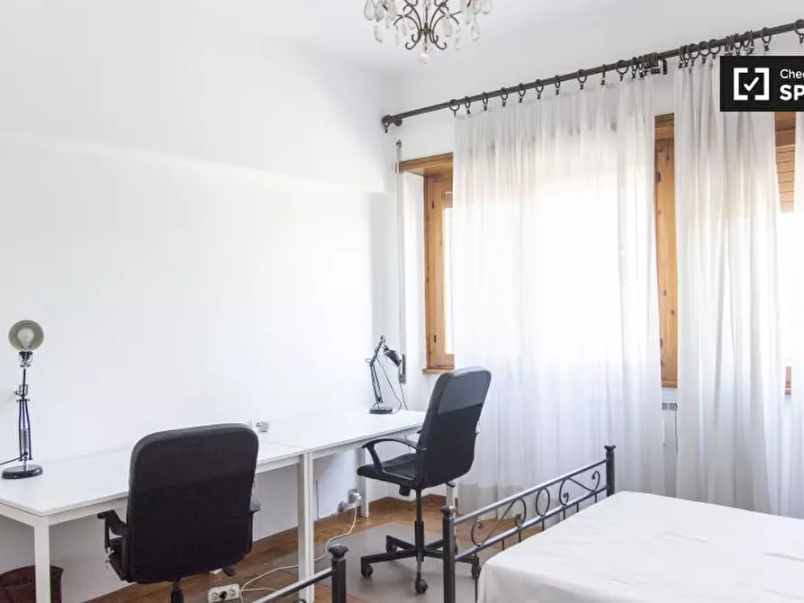 Immagine 2 di Camera condivisa in affitto  in Via Salvatore di Giacomo a Roma