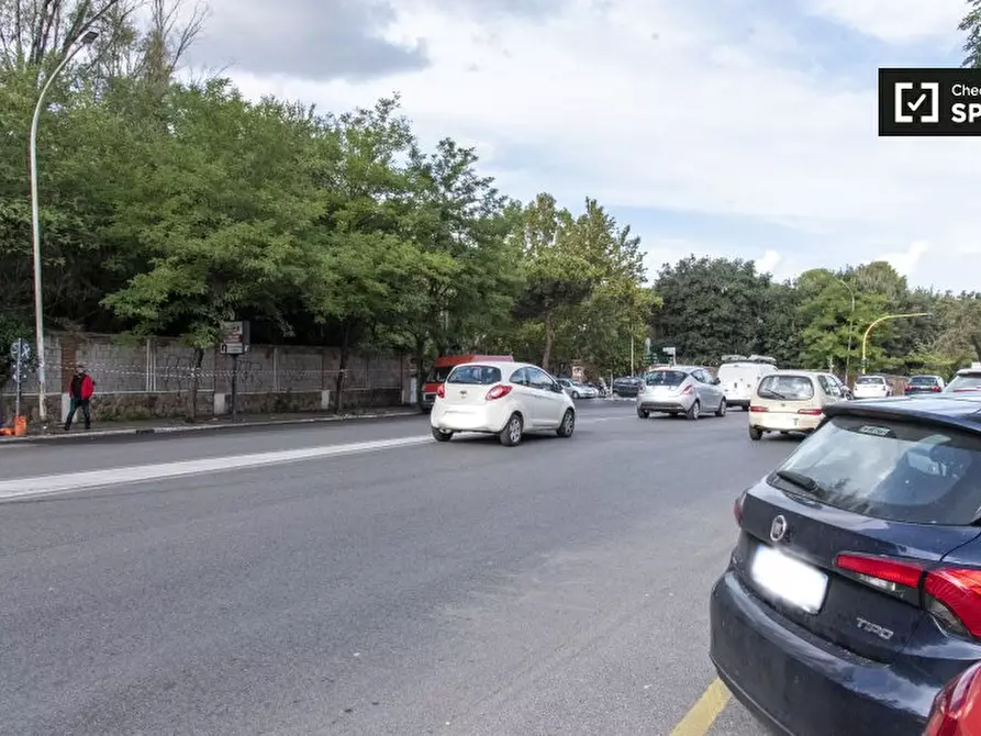Immagine 18 di Camera condivisa in affitto  in Via Portuense a Roma