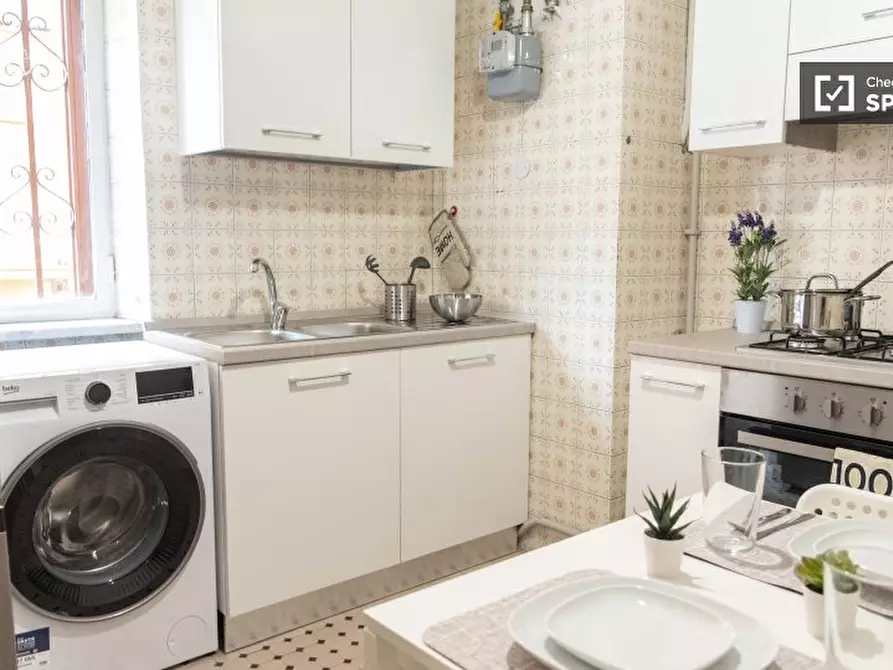 Immagine 10 di Camera condivisa in affitto  in Via Attilio Ambrosini a Roma