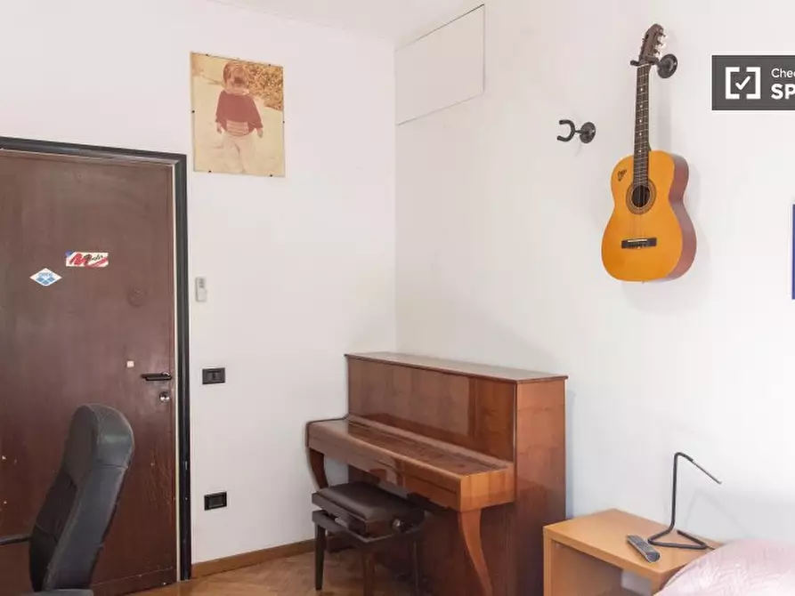 Immagine 4 di Camera condivisa in affitto  in Lungotevere di Pietra Papa a Roma