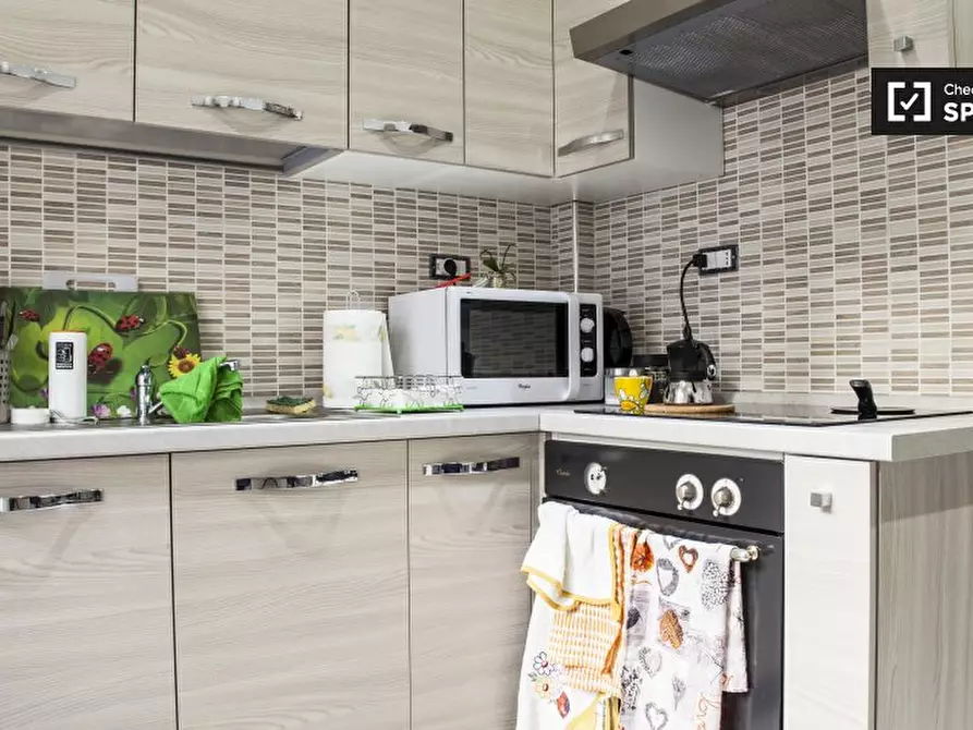 Immagine 9 di Camera condivisa in affitto  in Via Valdinievole, Roma RM, Italy a Roma